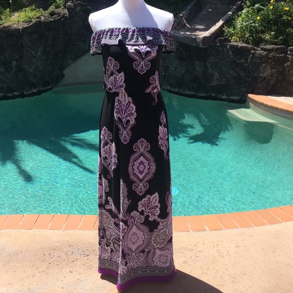 White House Black Market Dresses & Skirts - NWT WHBM strapless,maxi dress, size 6, stunning!